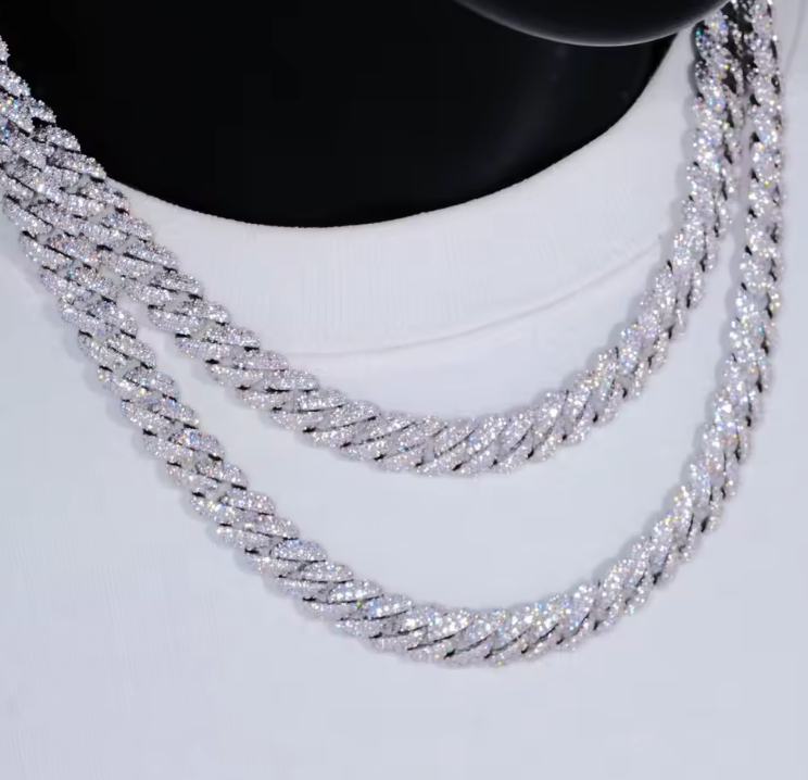 GemoraLuxy Moissanite – White/18K Gold Plated